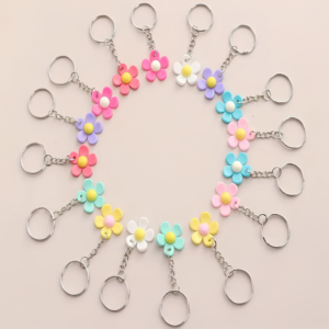 Cute Pastel Resin Flower Keychain – Kawaii Daisy Backpack Charm & Key Ring 🌸🌼🩵